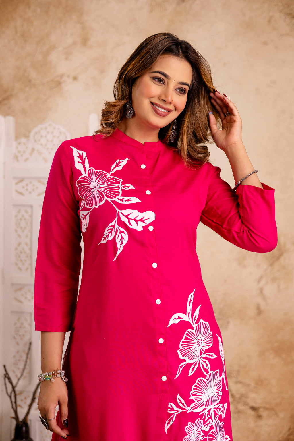 Elegant Rayon Kurta & Pant Set – Fuchsia with White Floral Print