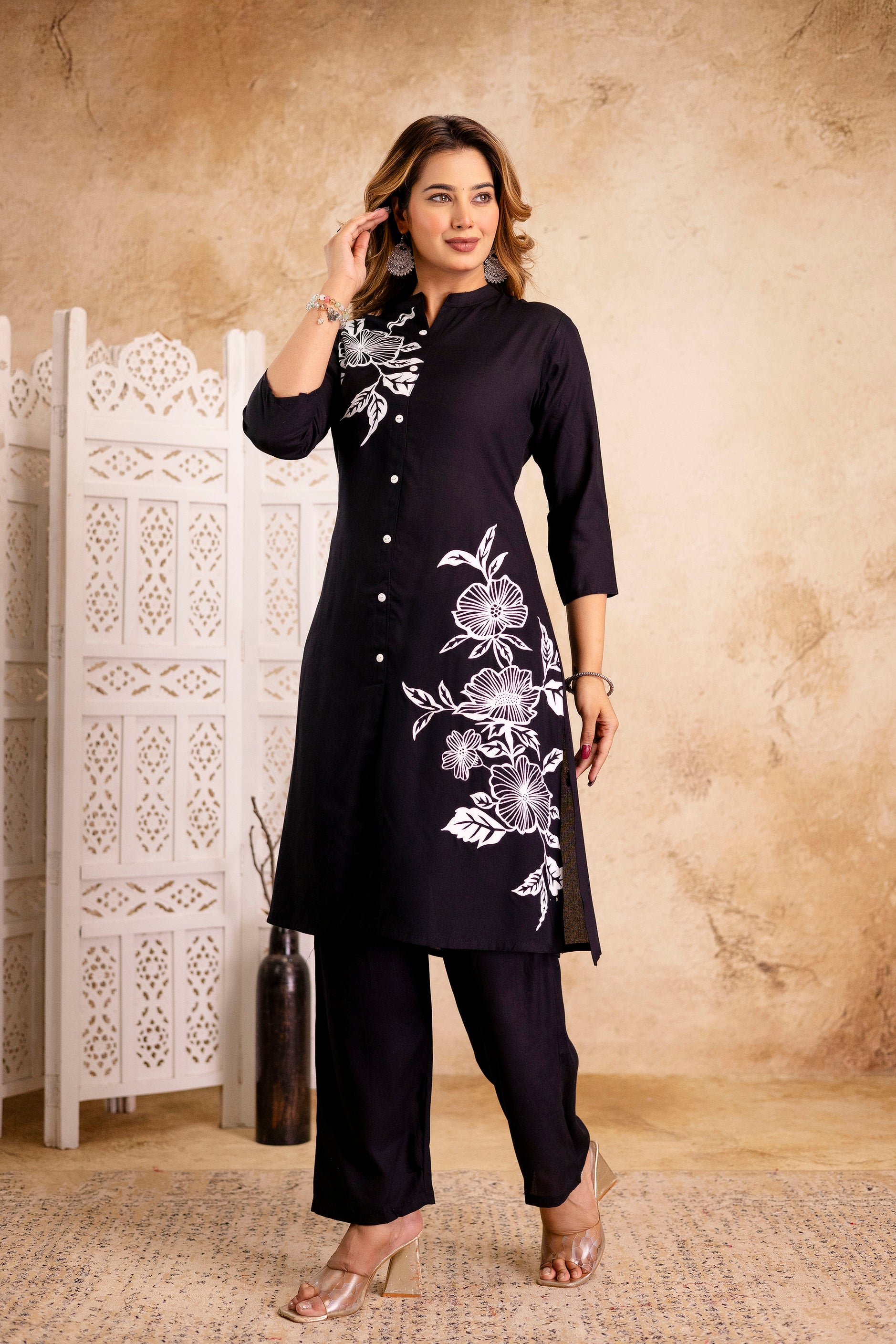 Black Floral Printed Rayon Kurta & Pant Set for Women