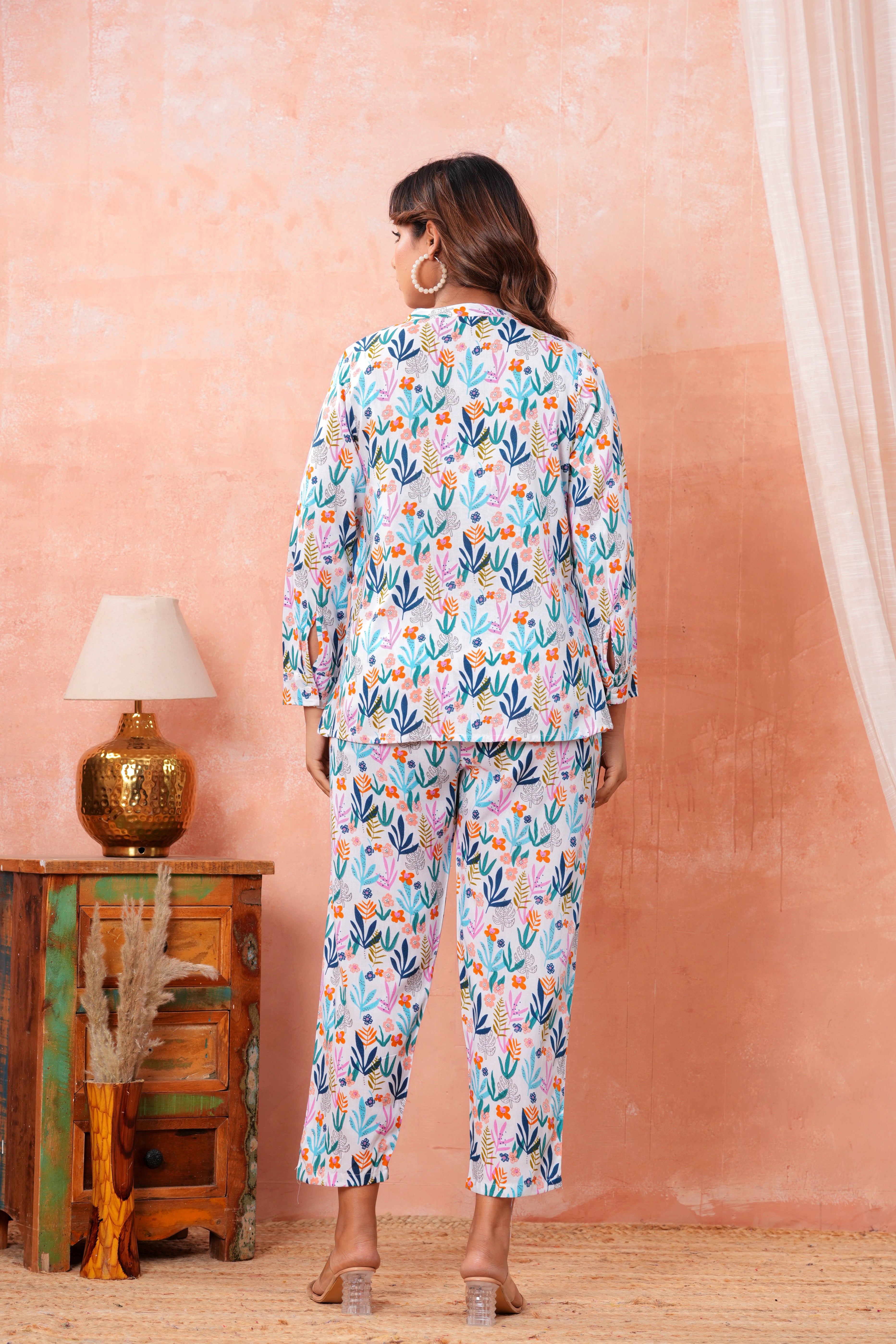 Women’s White Multicolour Floral Rayon Co-Ord Set with Crop Top & Jacket