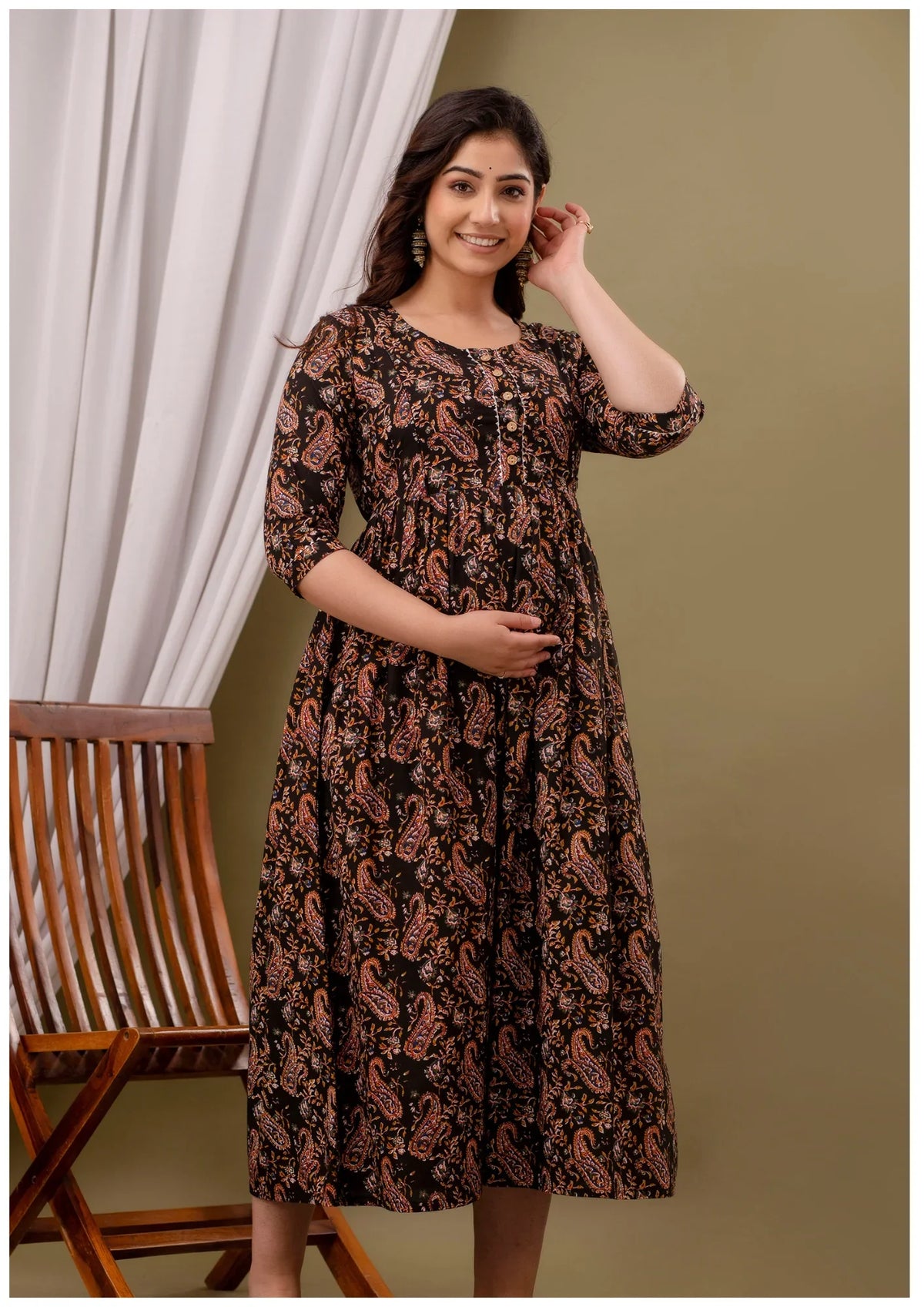 Luxury Black Paisley Maternity & Feeding Gown – Elegant Nursing Wear.