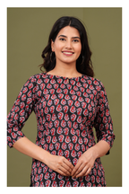 Black & Red Paisley Printed Crepe Short kurti for Women