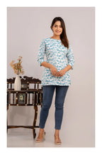 Women’s Blue Floral Print Straight Kurti Top