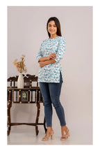 Women’s Blue Floral Print Straight Kurti Top