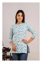 Women’s Blue Floral Print Straight Kurti Top