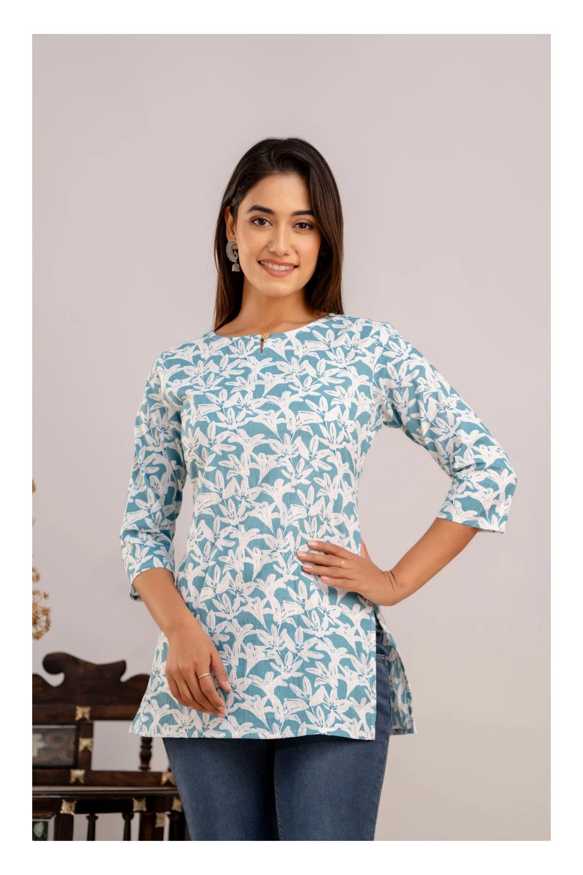 Women’s Blue Floral Print Straight Kurti Top