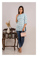 Women’s Blue Floral Print Straight Kurti Top