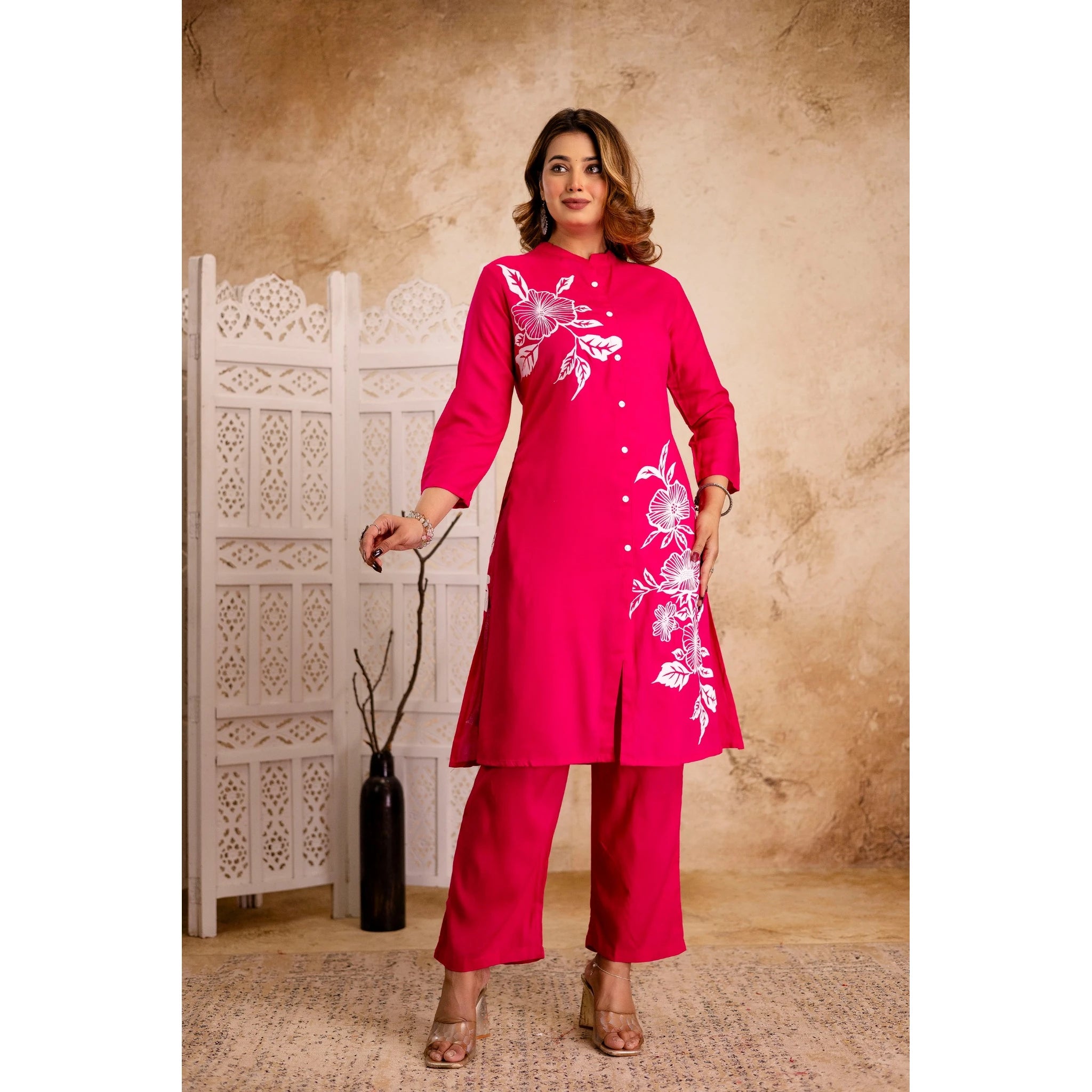 Elegant Rayon Kurta & Pant Set – Fuchsia with White Floral Print
